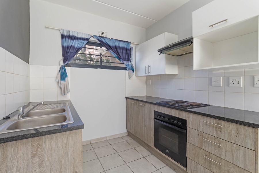 To Let 2 Bedroom Property for Rent in Parklands Western Cape